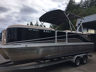 22 foot Pontoon 115 HP